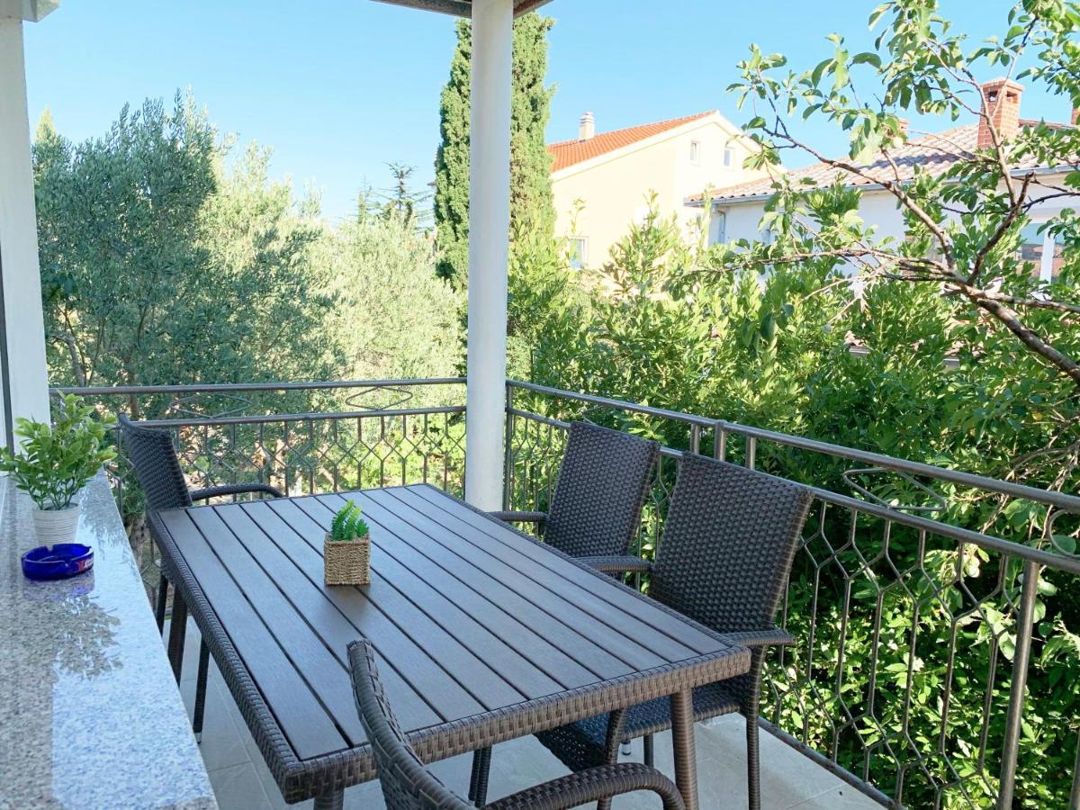 Apartment Gardenview - New! Krk Town Εξωτερικό φωτογραφία
