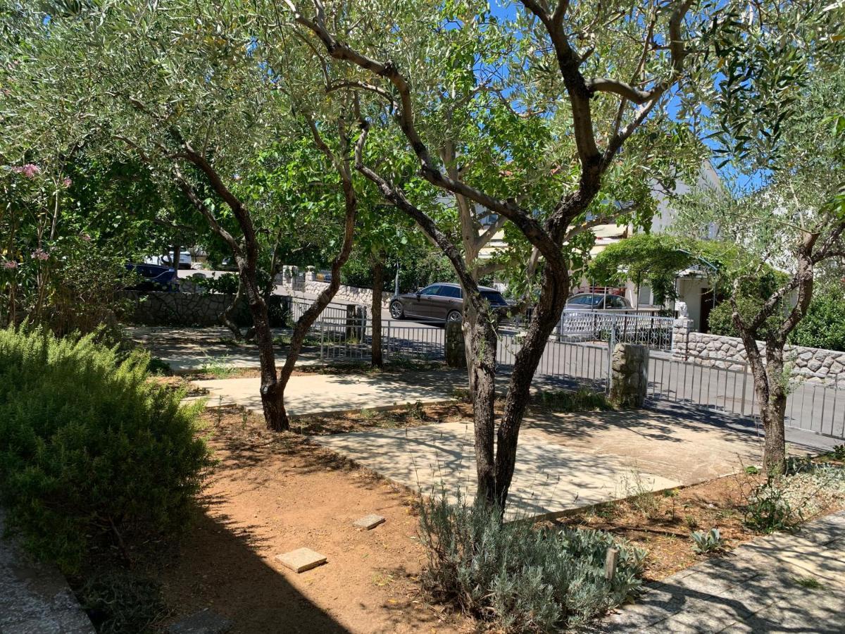 Apartment Gardenview - New! Krk Town Εξωτερικό φωτογραφία