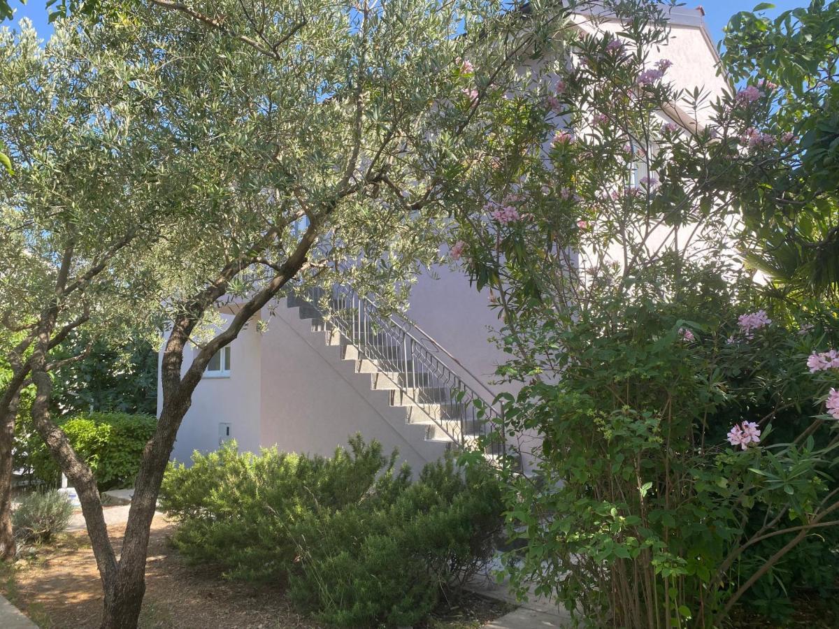 Apartment Gardenview - New! Krk Town Εξωτερικό φωτογραφία